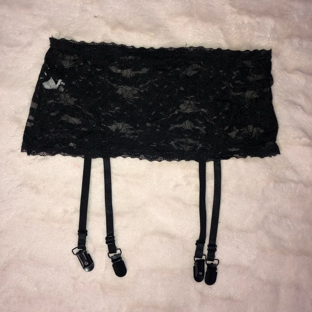 NWOT Black Lace Garter